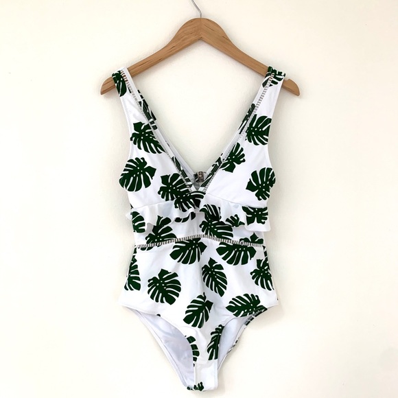 Cupshe Other - Cupshe | Banana Leaf One Piece Medium